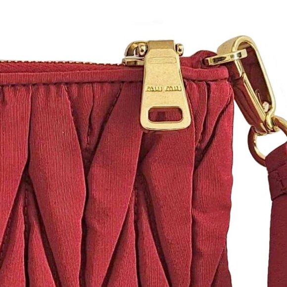 MIU MIU RED FABRIC MATELASSE WRISTLET CLUTCH - Picture 11 of 14